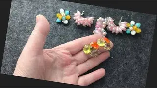 719. Unpacking a lot of vintage jewelry. Version A.
