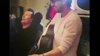 Team Flash Sing A Long / Grant Gustin Great Singing
