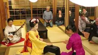 Maiko and Geiko play in Kyoto