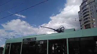 У 4 троллейбуса сорвались рога