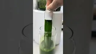 How to make a Vitamin packed green juice. 