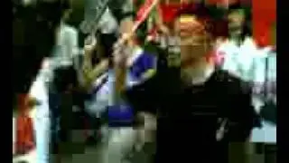 奥运圣火南京鼓楼传递之行途中遇见的一队喊口号的学生