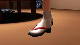 Poor tiny... A girl wearing sandals mercilessly stomped him until he was completely crushed.