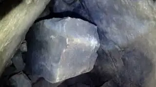 Гуляем по алтарю и фавору; отец сводил в алтарь дочь и племянника; залез в грот в котором ещё не был
