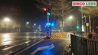 traffic light with right turn green arrow