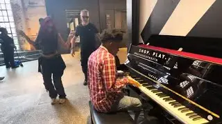 He Caused The Mall Piano To Shake, Rattle and Roll