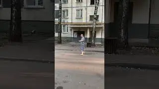 СУМАСШЕДШАЯ БАБКА ГАЗУЕТ НА ТАКСИСТА #taxi