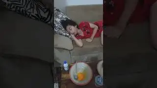 Ketika tasya yang biasa usil sama mama malah ketiduran setelah makan martabak
