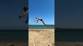 Little acrobatic play on the beach 🏖              Movement kemp 5-8.7 2024Workout kemp 18-21.7.2024