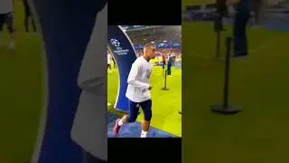 Noticed how they printed "GOAT" on Messi training kit 👑