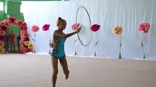 Товстик Маша обруч