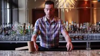 The Right Way To Crush Ice For Your Drink