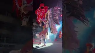 Apresentação da Porta Estandarte do Boi Garantido Livia Christina no Glocal Amazônia