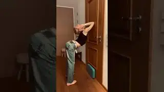 Upper back wall stretching 😉👍