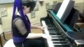 Кеша и сына лабают на рояле х))).wmv