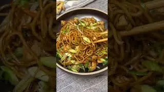 🍜 Easy Homemade Chow Mein! Quick & Delicious 😋 #ChowMein #QuickRecipe #AsianCuisine