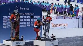 Церемония самонаграждения женщин на Этапе Кубка Мира по сноуборду. (Bannoe-2021, FIS Snowboard WC)