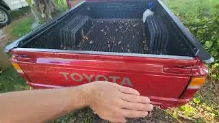 1985 toyota pickup 2.4 diesel 2L. Look at it!