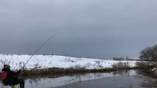 Сломалась удочка, искупался... КАРАСЬ весной на ХЕРабуну!
