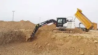 Hidromek 140LC Villa Temelinde Kovasını Taşıra Taşıra Dolduruyor || HMK Excavator Working Earth