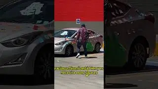 Nunca te estaciones en un lugar para discapacitados👇🏻