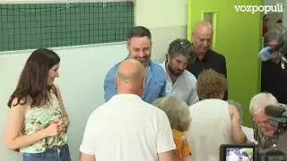 A Abascal se olvida el DNI en casa: 