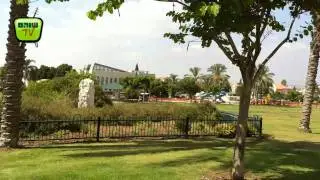 השקיה ביום עם צינור קרוע