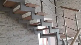 Лестница на второй этаж в доме