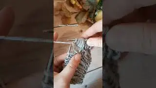 Как связать листик на резинке спицами.