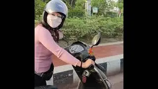 बीच सड़क पर cute लड़की को पटाया