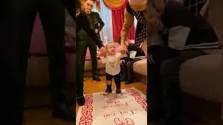 Мейрамбек Бесбаев  Нәбидің тұсауын кесті. Музарттық ағаларымызға рахмет!