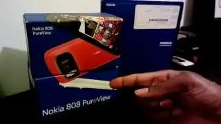 Nokia 808 PureView International vs U.S. Retail Box Comparison and unboxing.