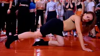 АНЖЕЛА ПАМПУРА // HIGH-HEELS