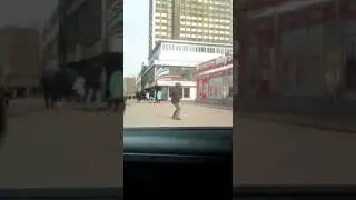 Пьяный дед танцует лучше меня ((