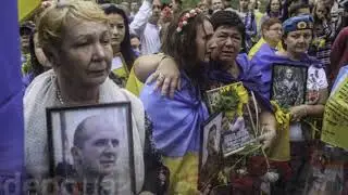 Зеленский встретил День Победы на могиле деда!!! Новости политики