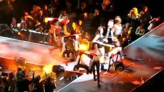 Miley Cyrus - G.N.O. (Girl's Night Out) - Live in Washington, DC (Wonder World Tour 2009)