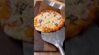 Wood & Charcoal fired Pizza on the Ooni Pro  //  