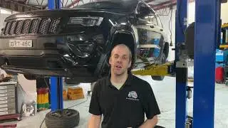 Jeep mechanic. Changing Jeep Brakes
