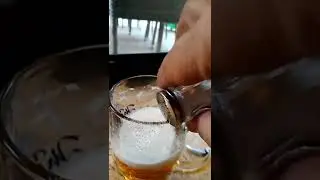 Я тут сижу. Пивбар "Жигули" /О. Белый/