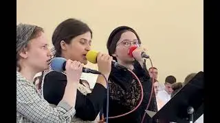 🙏МИЛОСТЬ БОЖЬЯ ОКРУЖАЕТ НАС // Господи, милость Твоя обновляется каждое утро // @SISTERS’ VOICE
