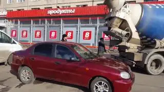 Муж залил машину жены бетоном. Апрель 2017 год.