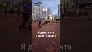 уличный музыкант, играет так, что душу захватывает