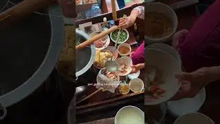 breakfast in a floating market...