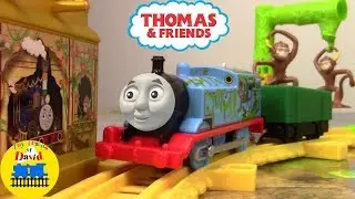 NEW THOMAS AND FRIENDS TRACKMASTER MONKEY PALACE SET Thomas and the Monkey Palace Toy Trains Kids