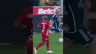 OH ZIDANE 😍😍😍  #football #shorts #skills #legend #zidane #france