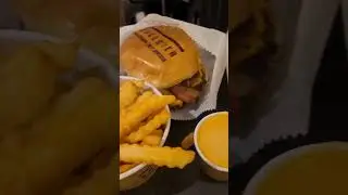mini mini mini vlog 🍔🥂