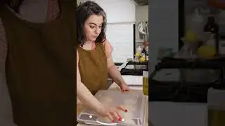 Claire Saffitz Makes Feta-Za'atar Flatbread 