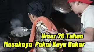 Sop Sapi Legend  Nenek 76Tahun  Masaknya Masih Pakai Kayu Bakar