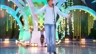 Маленькая серенькая птичка