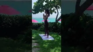 starting the day off with a little yoga 🧘‍♀️